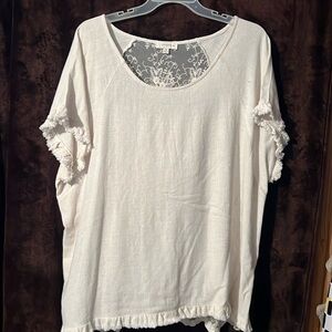 Umgee USA cream color linen with lace